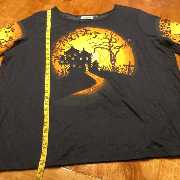 Collections Etc Haunted House Printed Casual Top - Host Pick - Picture 4 of 9